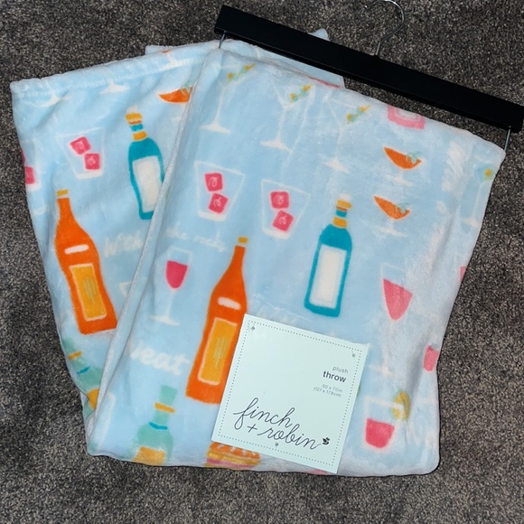 Finch & Robin Bedding Finch Robin 5 X 70 Plush Throw Blanket Neat